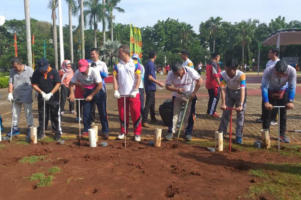 Upaya membuat satu juta biopori demi mencegah banjir